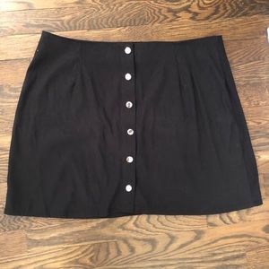Cute and comfortable button up skirt, never worn